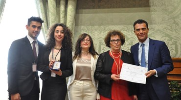 We WelcomeEurope Il Sottosegretario Gozi premia L iItituto Branchina 