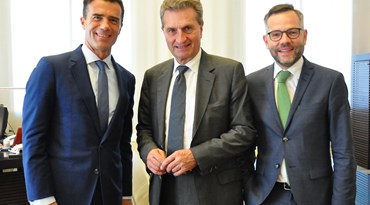 Il Sottosegretario Sandro Gozi con il Commissario europeo Gunther Oettinger