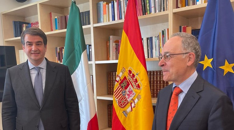 El Ministro Fitto se reúne con el Secretario de Estado español de la Unión Europea