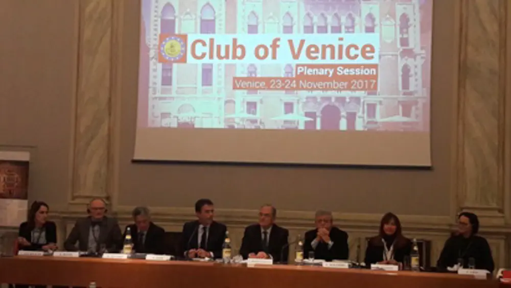 Le sfide della comunicazione UE, riconquistare la fiducia dei cittadini e i nuovi media Le sfide della comunicazione UE, riconquistare la fiducia dei cittadini e i nuovi media