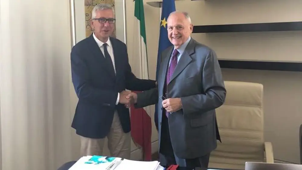 Ministro Savona incontra Presidente della Regione Sardegna Pigliaru Ministro Savona incontra Presidente della Regione Sardegna Pigliaru