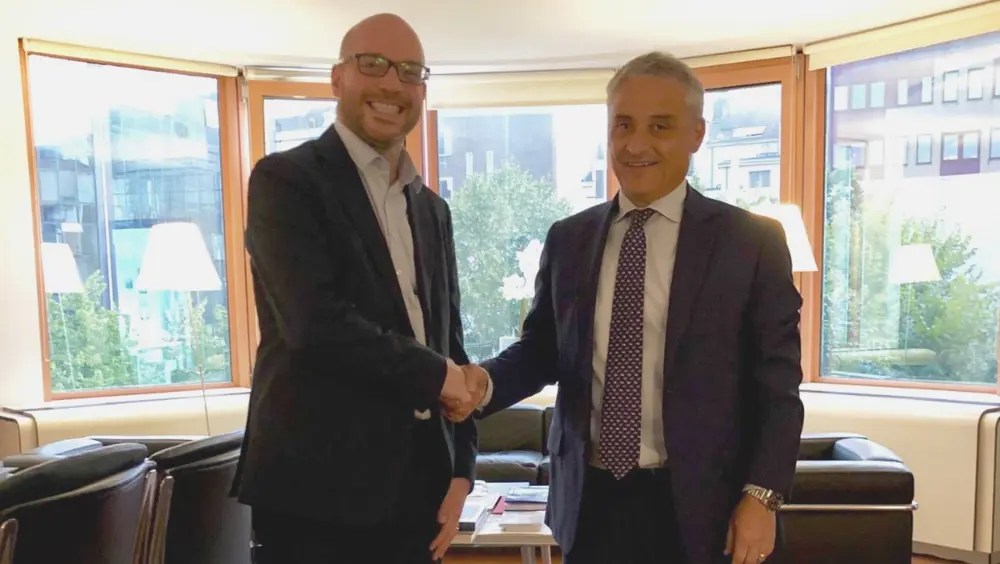 UE, Ministro Fontana incontra Ambasciatore Massari UE, Ministro Fontana incontra Ambasciatore Massari