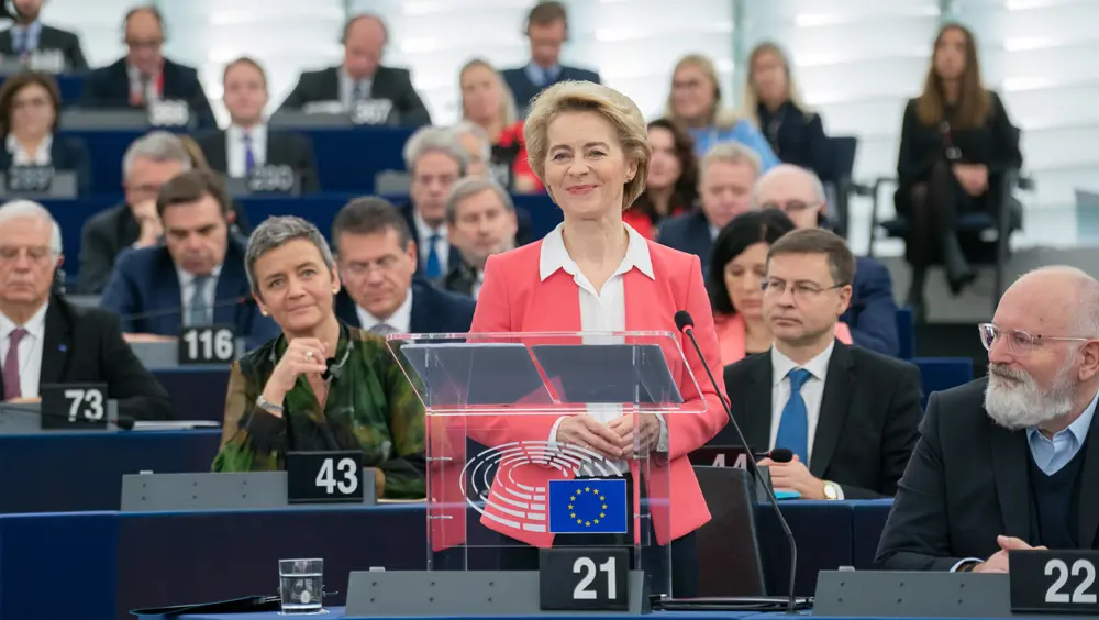 Il Parlamento UE ha eletto la nuova Commissione europea