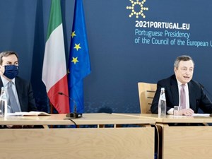 Vincenzo Amendola e Mario Draghi