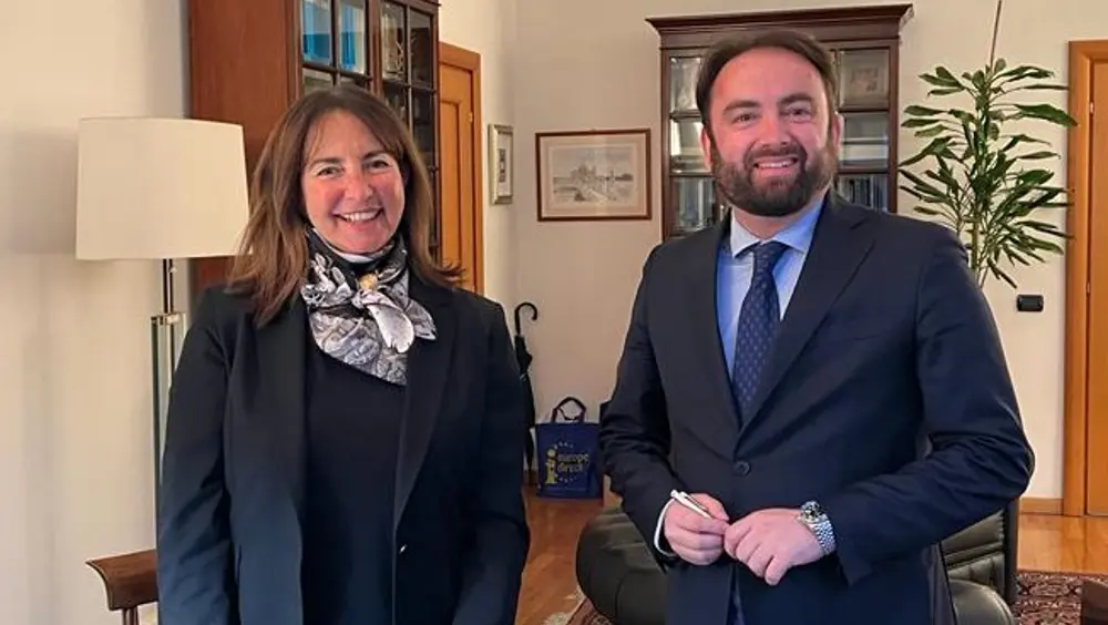 Accordo di collaborazione tra Dipartimento Politiche Europee e Consorzio Punto Europa Accordo di collaborazione tra Dipartimento Politiche Europee e Consorzio Punto Europa