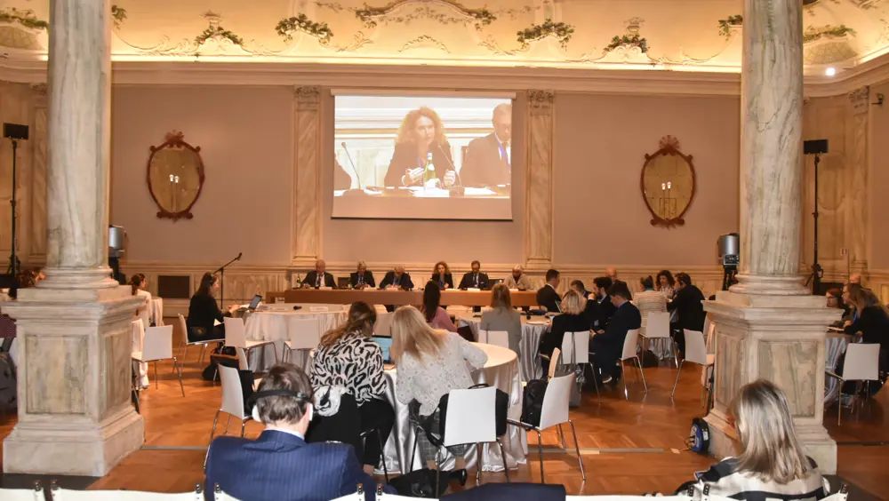 Piani di ripresa e resilienza e lotta alla disinformazione, al via i lavori del Club di Venezia Piani di ripresa e resilienza e lotta alla disinformazione, al via i lavori del Club di Venezia