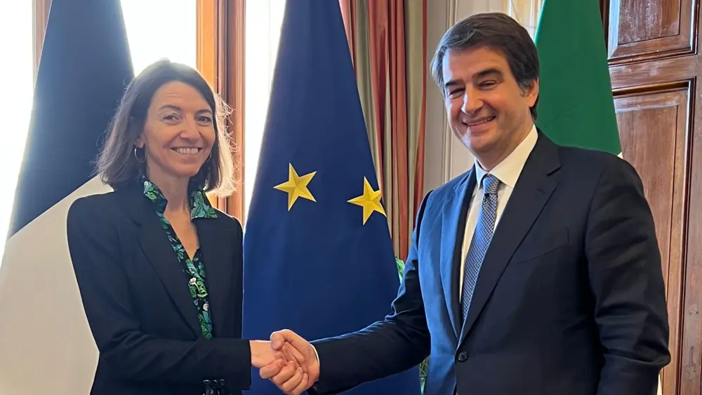 Ministro Fitto incontra il Ministro francese Laurence Boone Ministro Fitto incontra il Ministro francese Laurence Boone