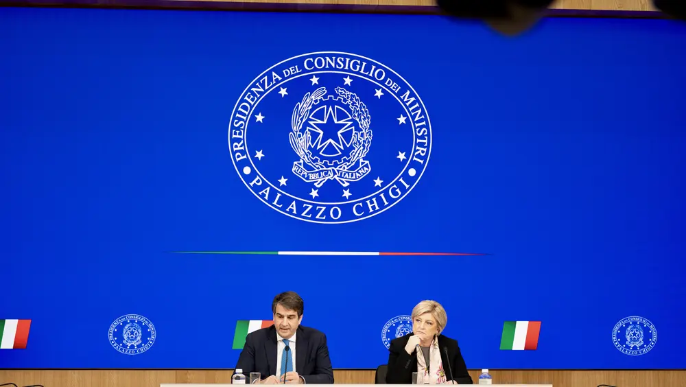 Consiglio dei Ministri approva decreto legge su disposizioni urgenti finalizzate a garantire l'attuazione del PNRR Consiglio dei Ministri approva decreto legge su disposizioni urgenti finalizzate a garantire l'attuazione del PNRR
