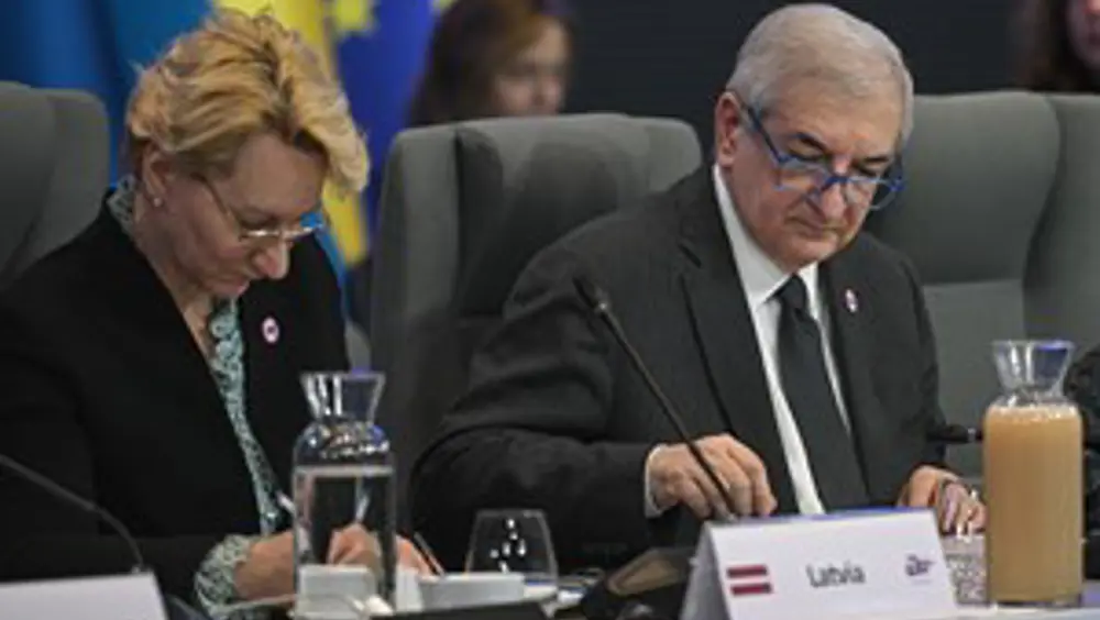 Ministri Foti: "L'Europa sieda al tavolo della pace" Ministri Foti: "L'Europa sieda al tavolo della pace"