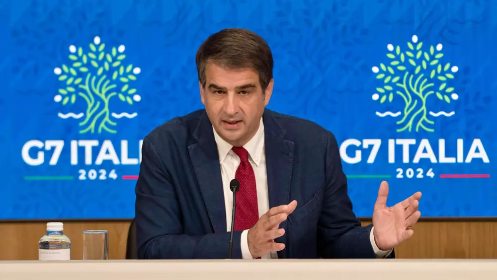 Approvazione del pagamento della quinta rata PNRR, Ministro Fitto: "Traguardo importante per l'Italia" Approvazione del pagamento della quinta rata PNRR, Ministro Fitto: "Traguardo importante per l'Italia"