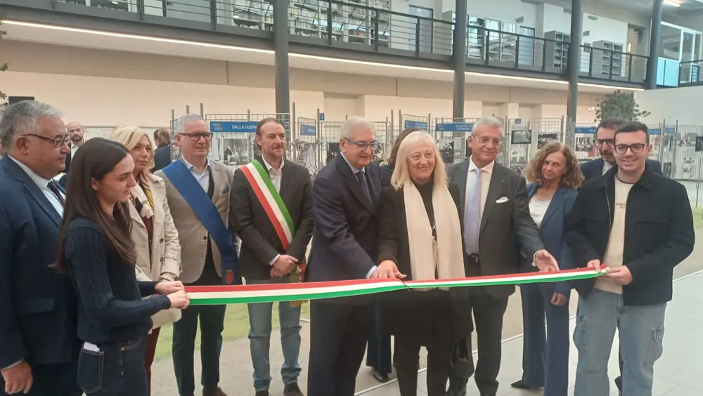 Ministro Foti ha inaugurato a Piacenza la mostra "L'Italia in Europa - L'Europa in Italia"  Ministro Foti ha inaugurato a Piacenza la mostra "L'Italia in Europa - L'Europa in Italia"