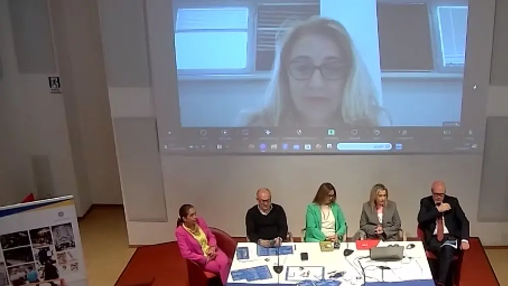 Ministro Foti apre la mostra sull'Europa a Macerata Ministro Foti apre la mostra sull'Europa a Macerata