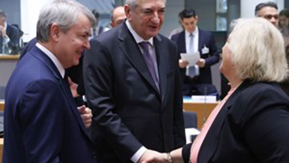 Ministro Foti: "Il processo di adesione all'UE avvenga nel rispetto delle regole"