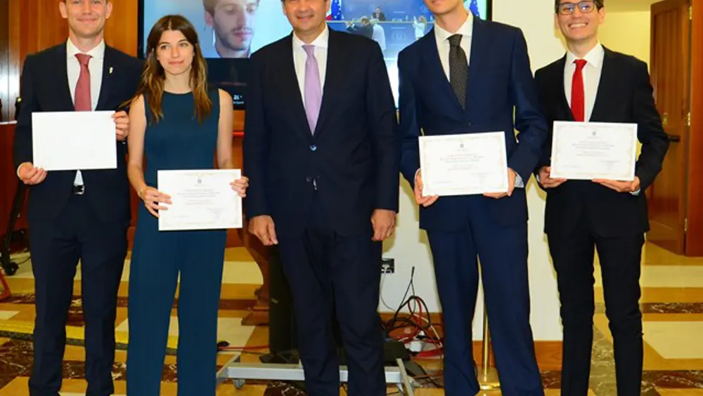 Collegio d'Europa, premiati gli studenti italiani più meritevoli dell'anno accademico 2023-2024